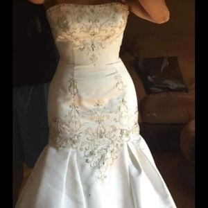 New with tags wedding gown size 12